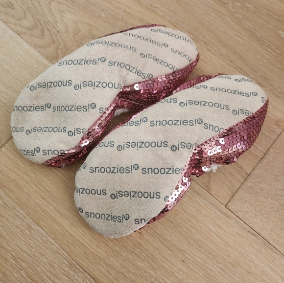 SNOOZIES | NWOT Slippers - Picture 2 of 5